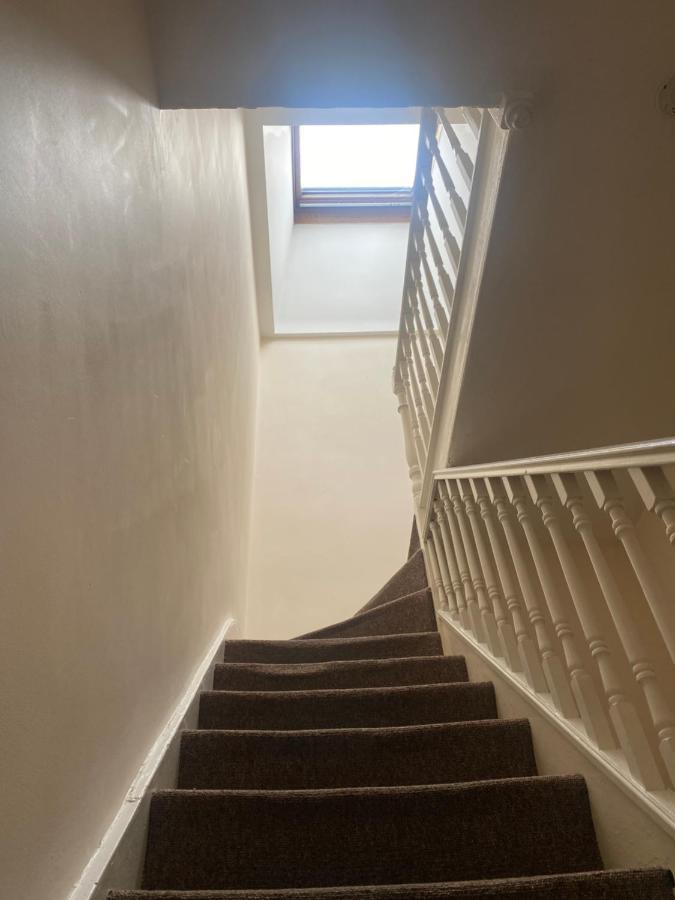 Spacious 4 Bedroom House Near Stokes Croft!! Central!!! Бристол Екстериор снимка