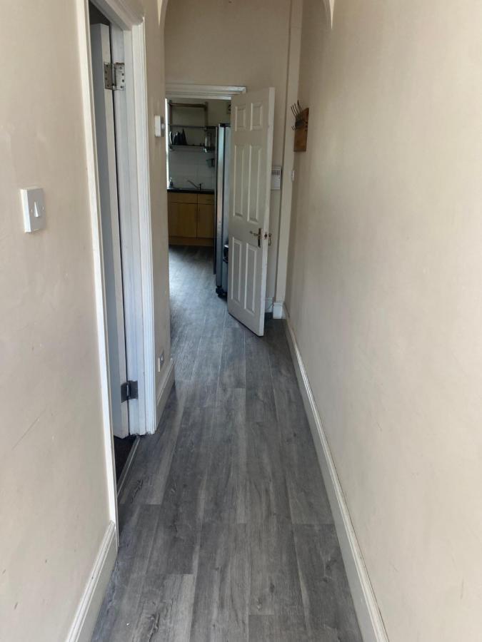 Spacious 4 Bedroom House Near Stokes Croft!! Central!!! Бристол Екстериор снимка