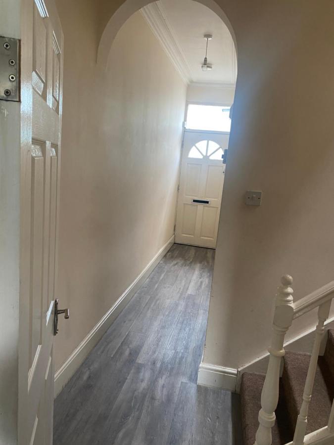 Spacious 4 Bedroom House Near Stokes Croft!! Central!!! Бристол Екстериор снимка